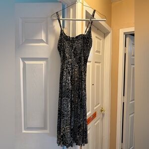 spaghetti strap summer dress in black print Size small
